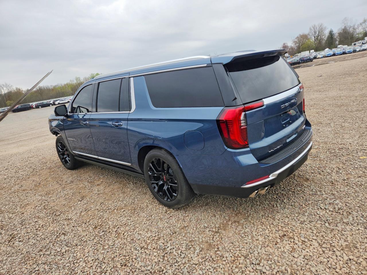 2026 GMC Yukon Xl Denali - Фото 2