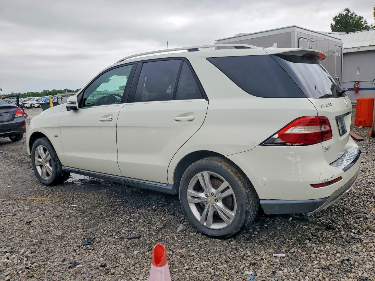 2012 Mercedes-Benz Ml 350 4Matic - Image 2