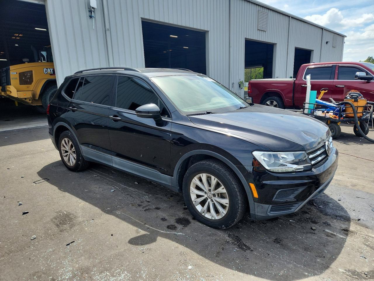 2020 Volkswagen Tiguan S - Фото 4