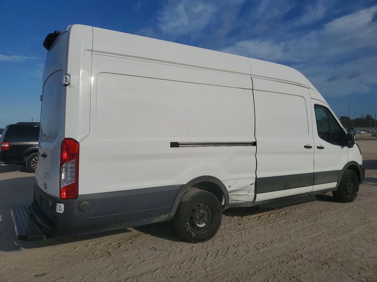 2022 Ford Transit 350 Delivery Van - Фото 3