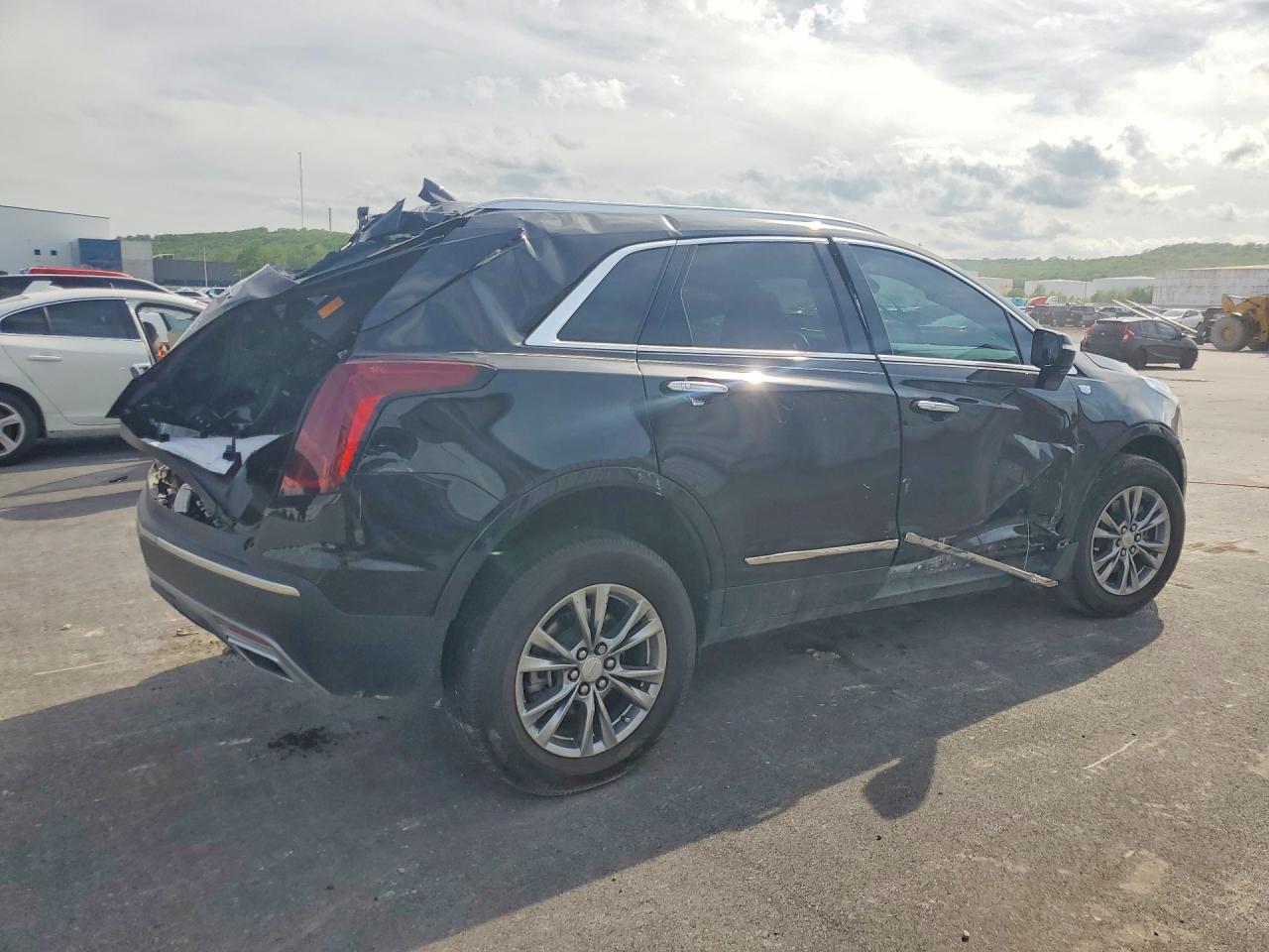 2021 Cadillac Xt5 Premium Luxury - Image 3