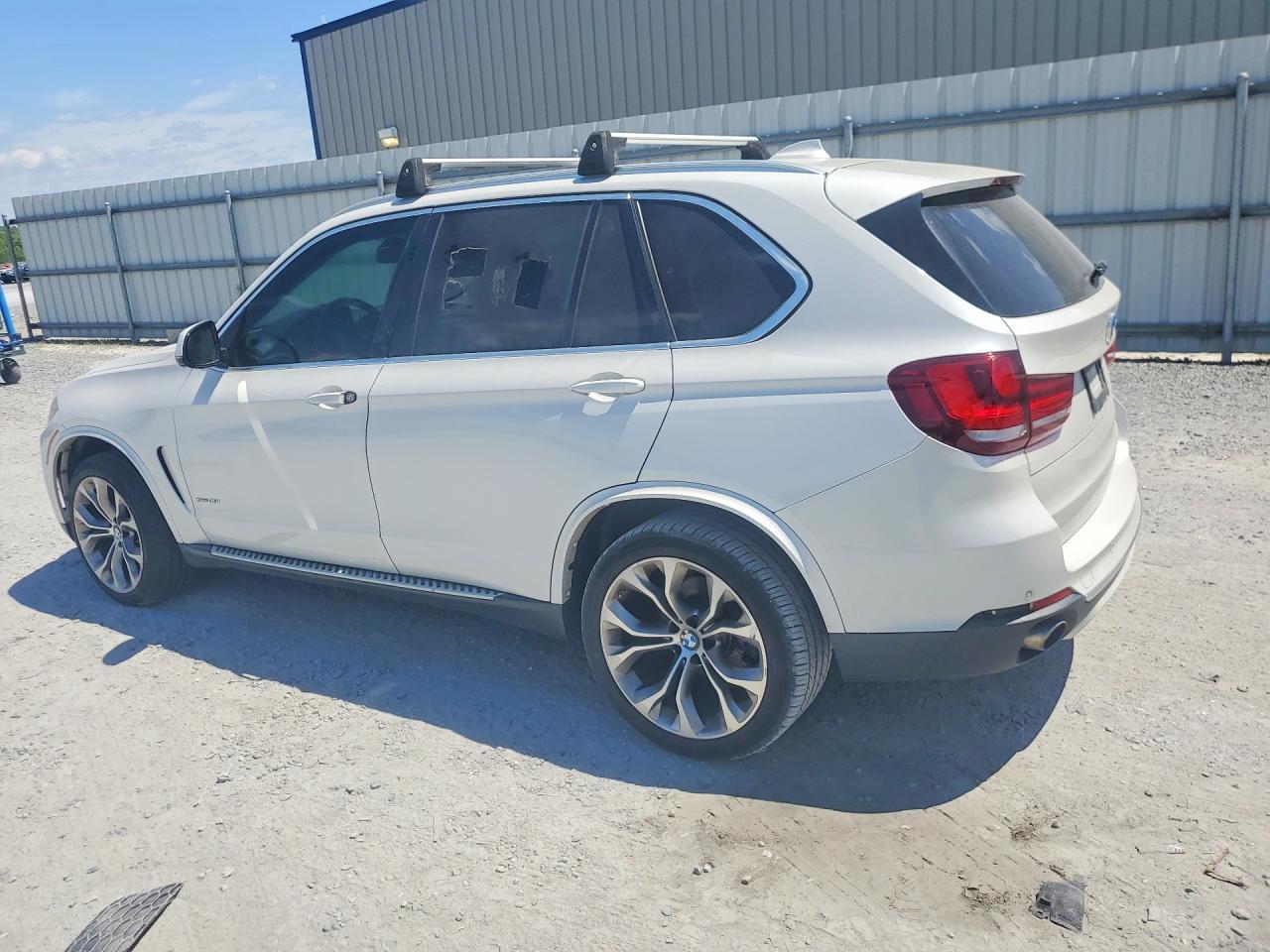 2015 BMW X5 xDrive35I - Фото 2