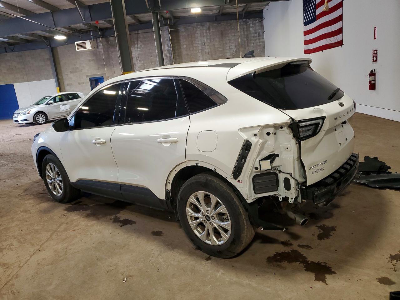 2023 Ford Escape Active - Image 2