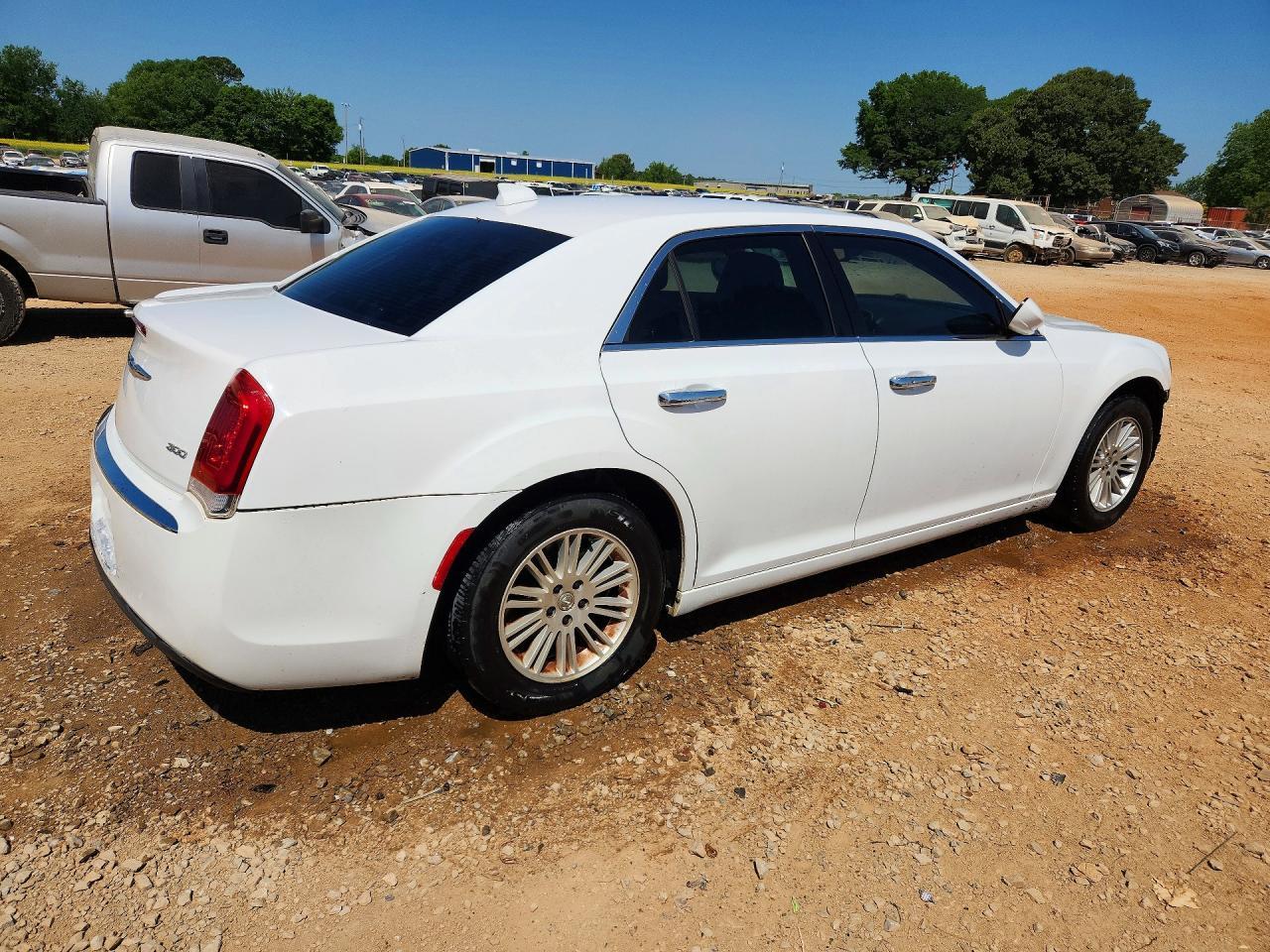 2015 Chrysler 300 Limited - Image 3