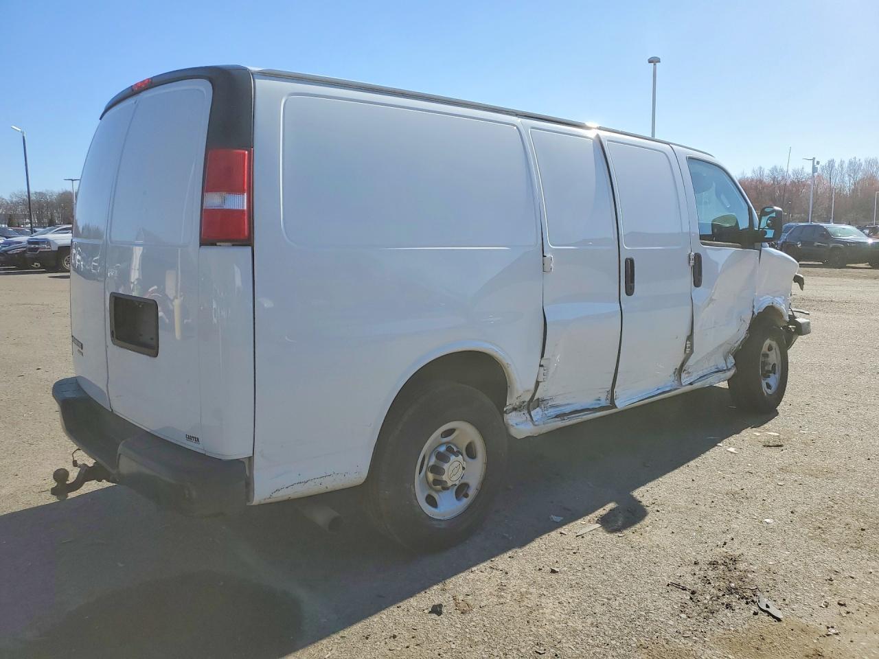 2016 Chevrolet Express G2500 - Фото 3