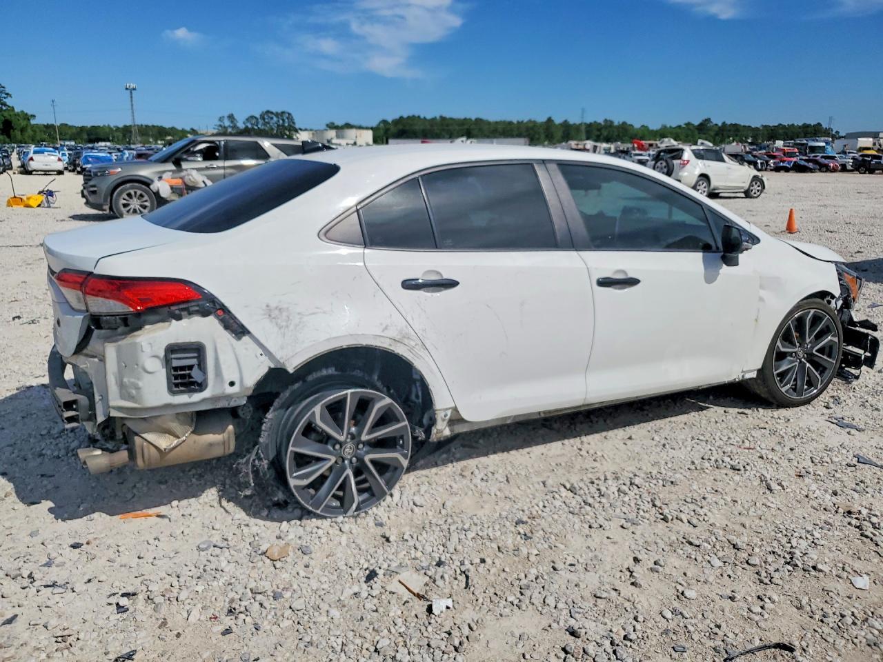 2021 Toyota Corolla Se Nightshade Edition - Image 3