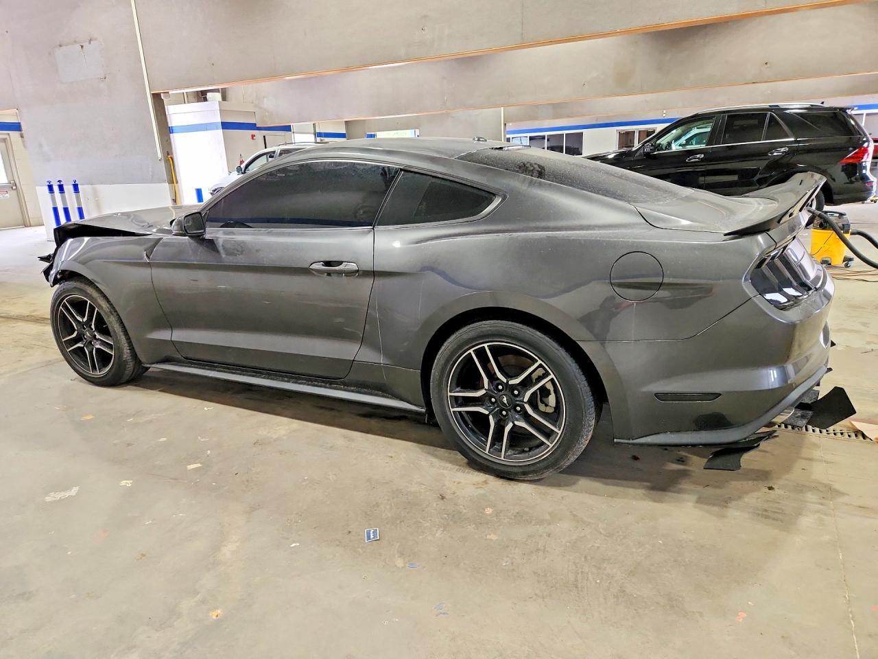 2019 Ford Mustang - Фото 2