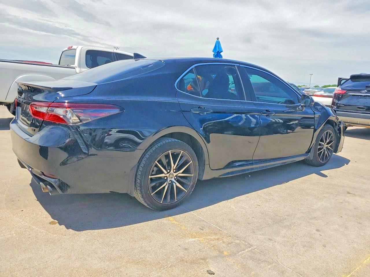2023 Toyota Camry Se - Фото 3