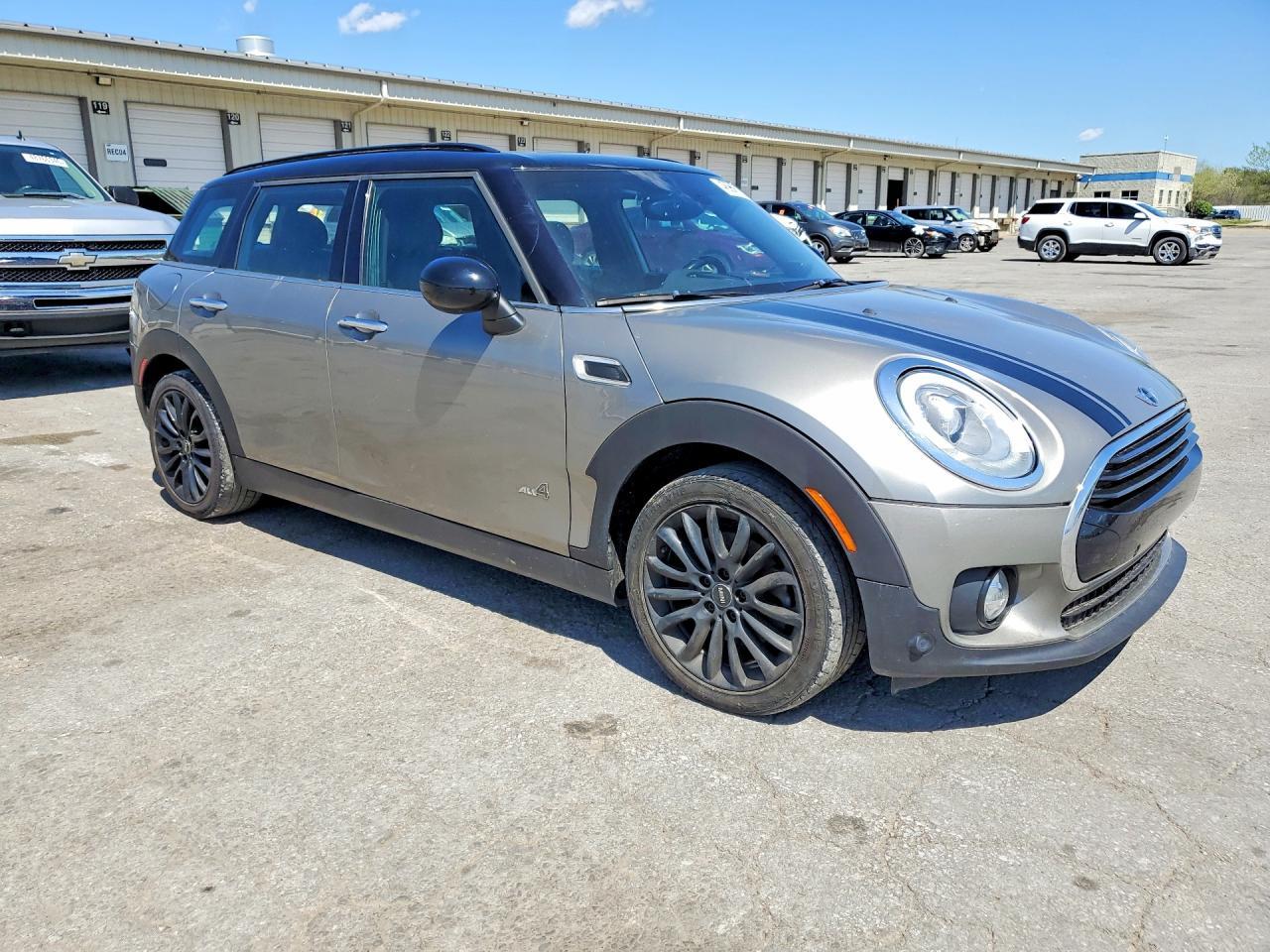2017 Mini Cooper Clubman All4 - Image 4