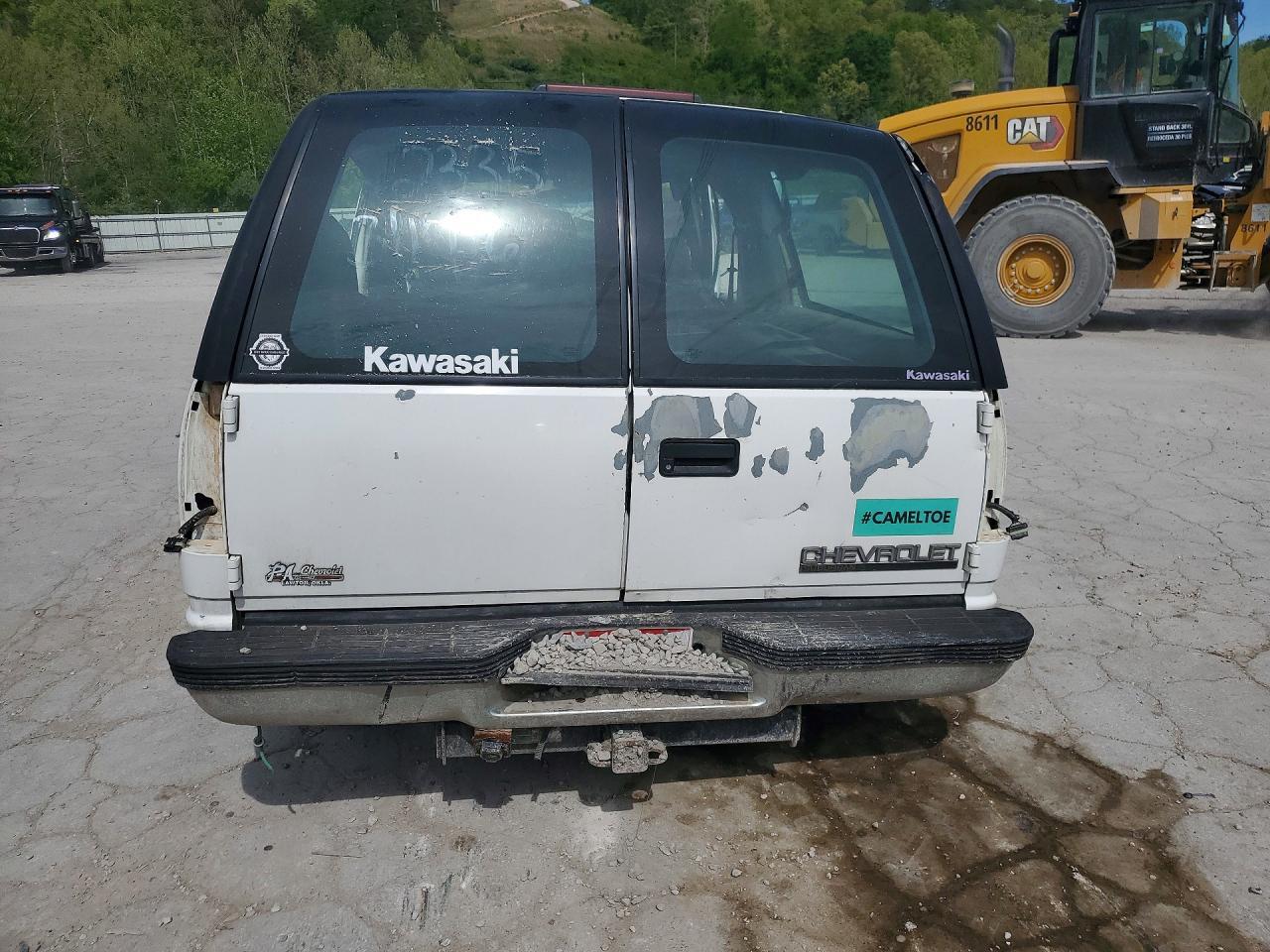1996 Chevrolet Suburban C1500 - Image 6
