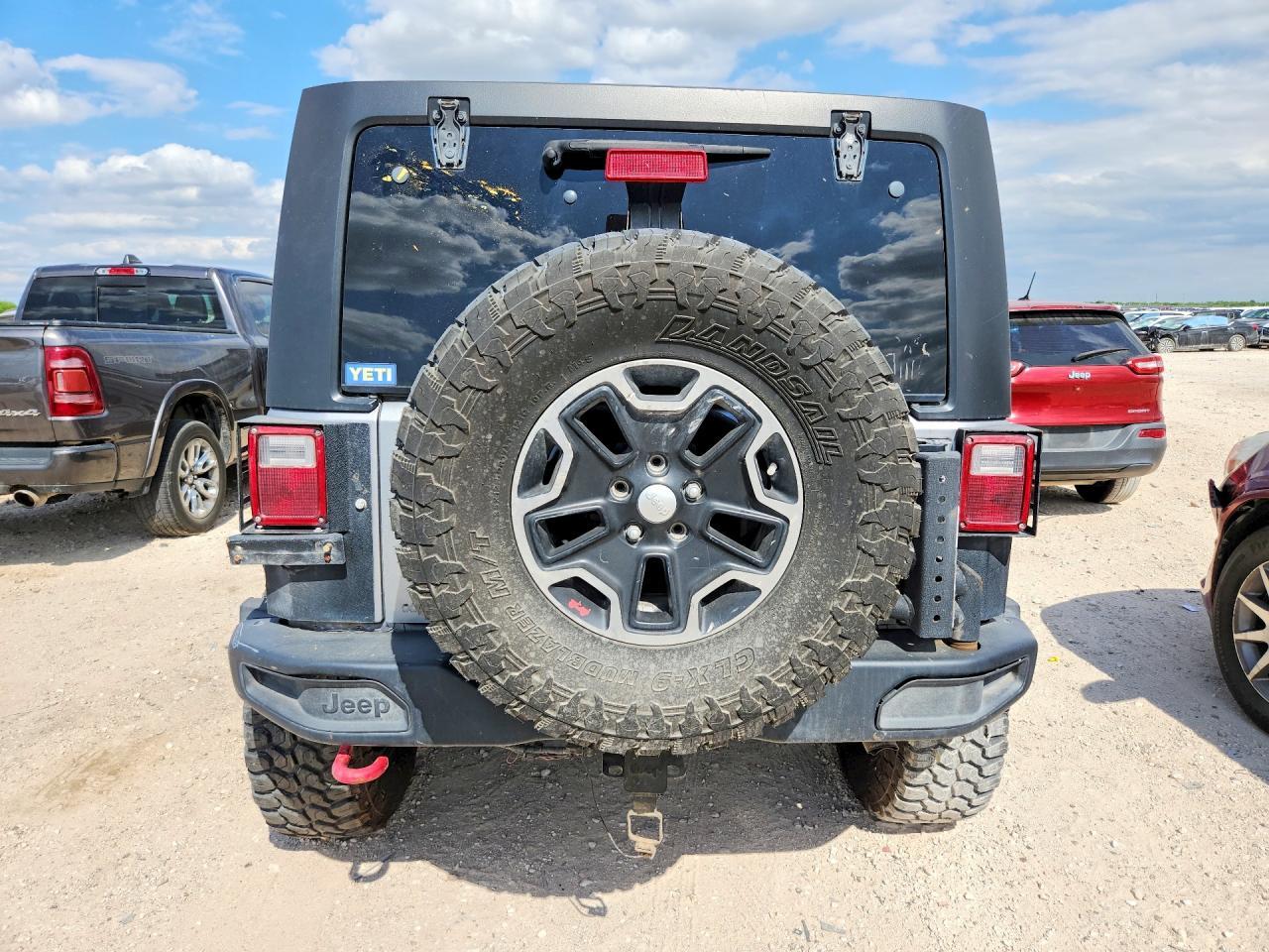 2017 Jeep Wrangler Unlimited Rubicon - Image 6