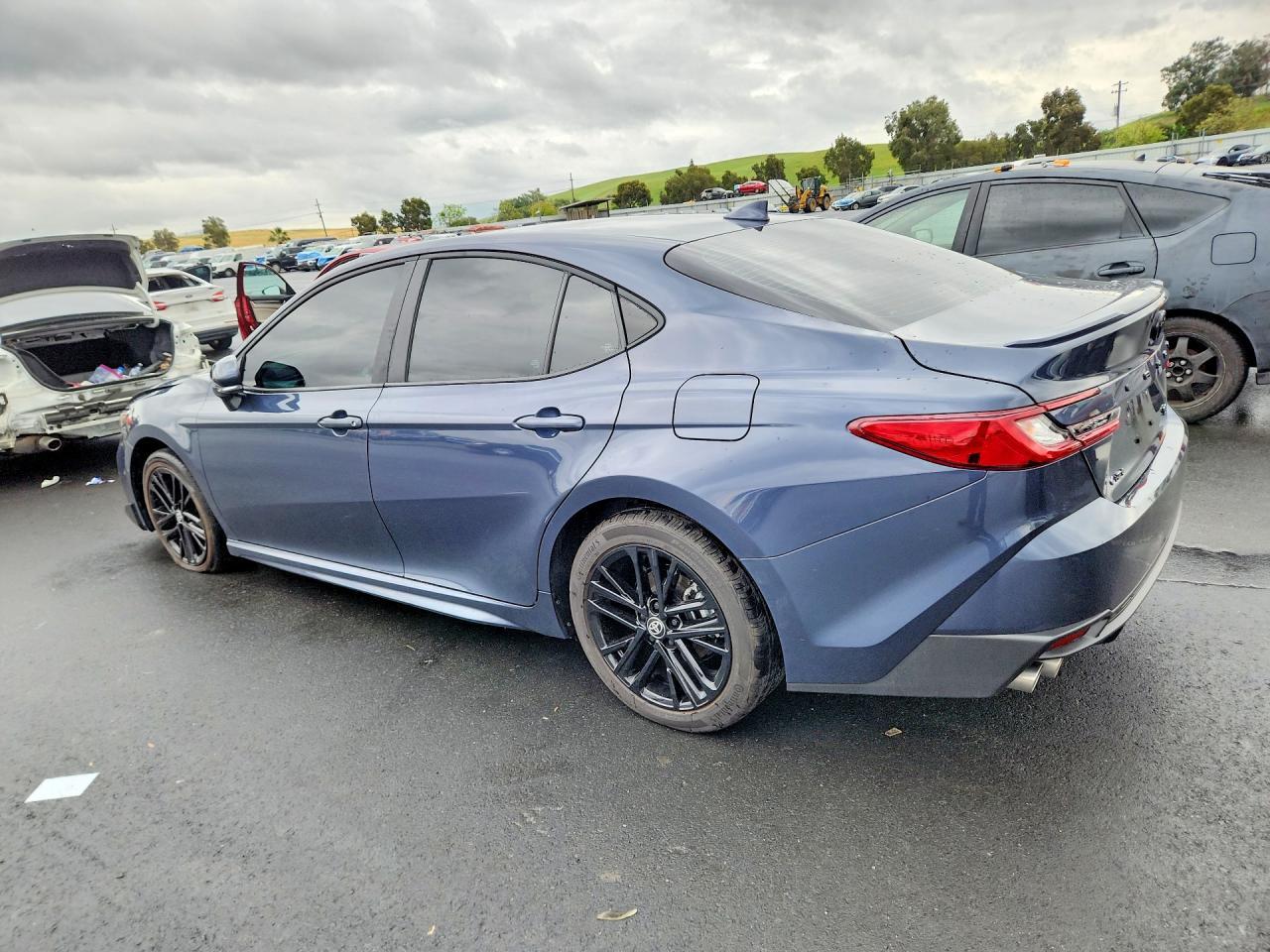2026 Toyota Camry Se - Image 2
