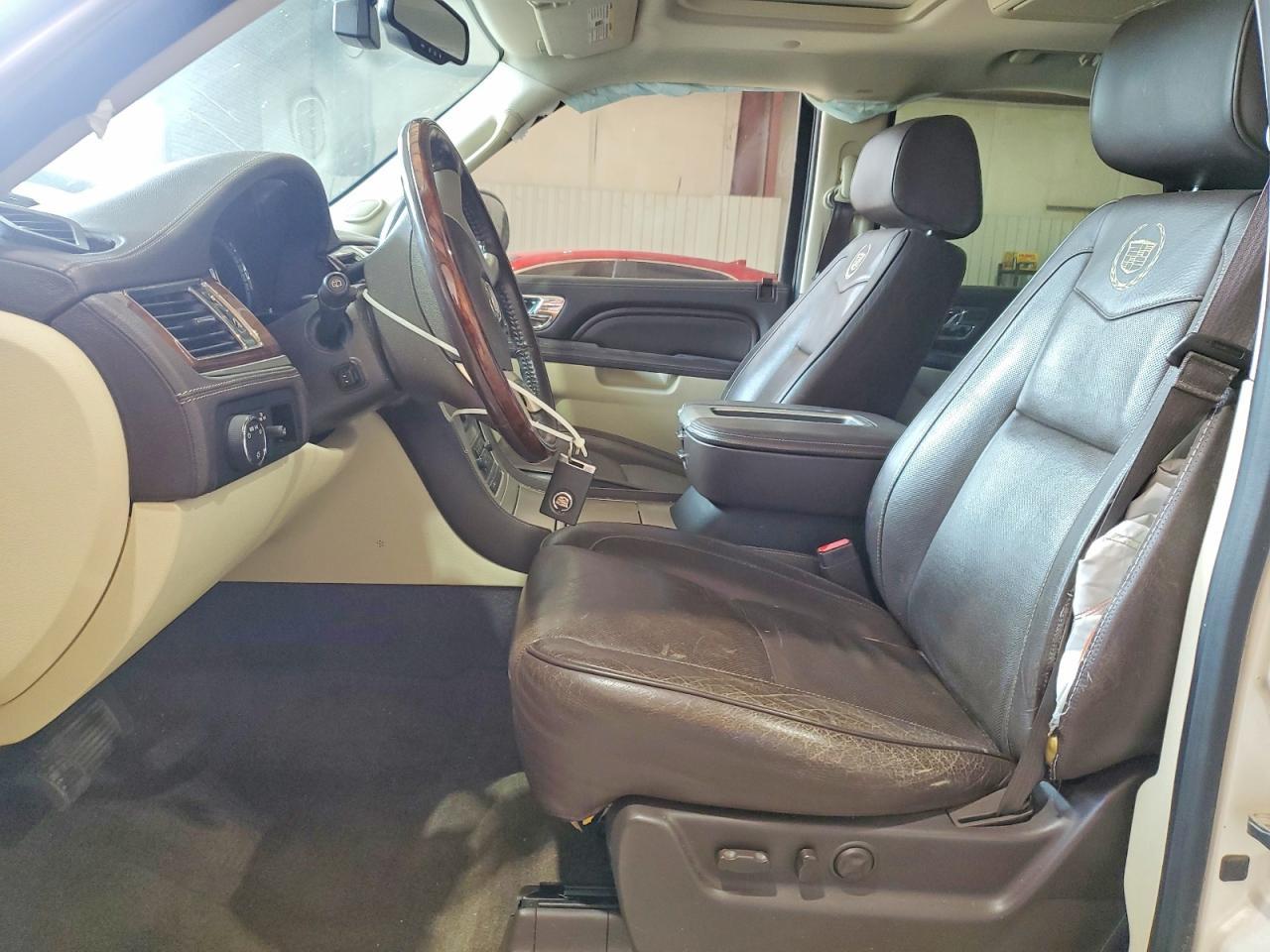 2012 Cadillac Escalade Platinum - Image 7