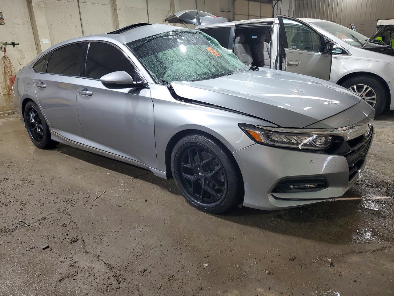 2019 Honda Accord Touring - Фото 4