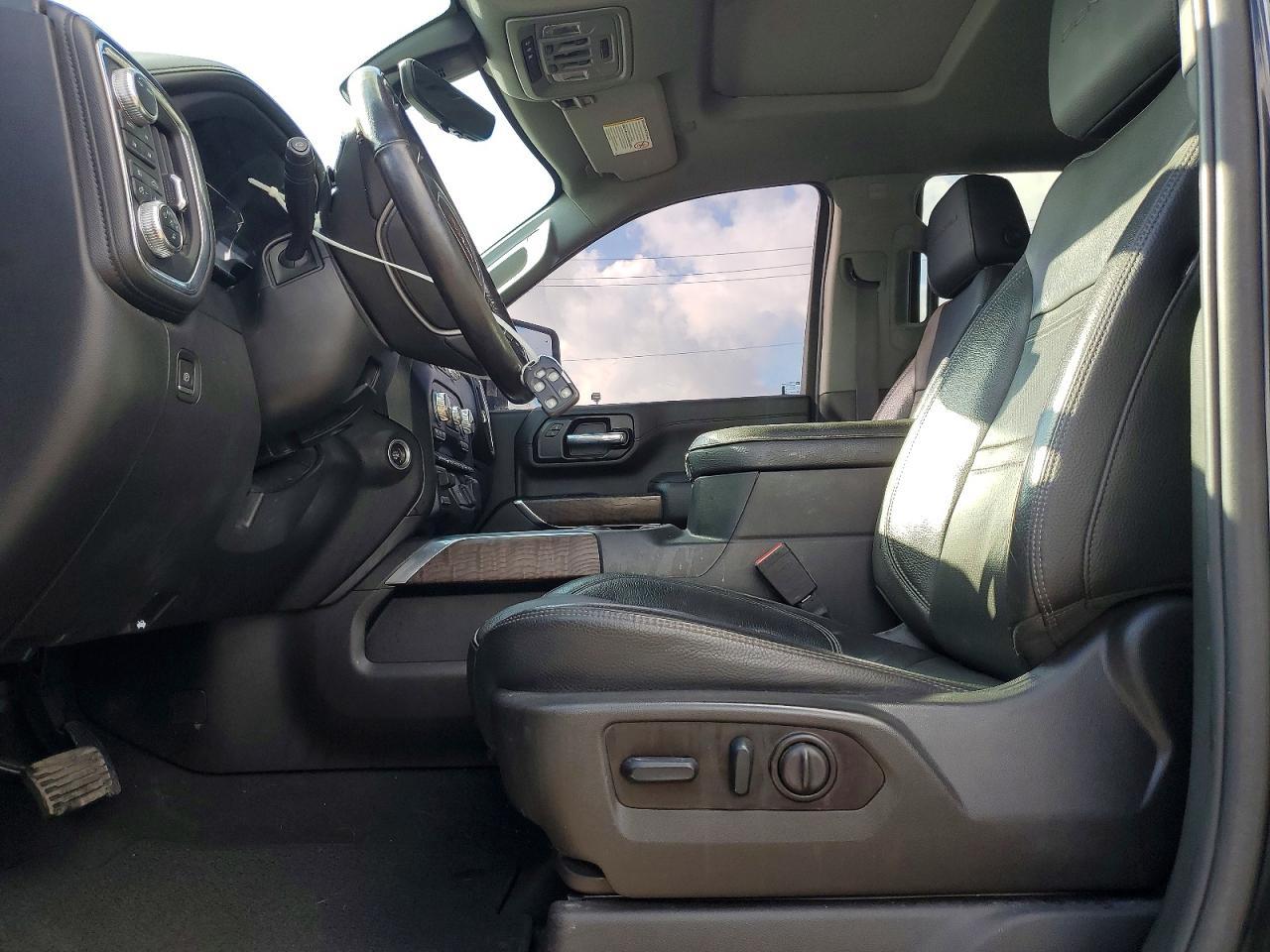 2022 GMC Sierra K3500 Denali - Image 7