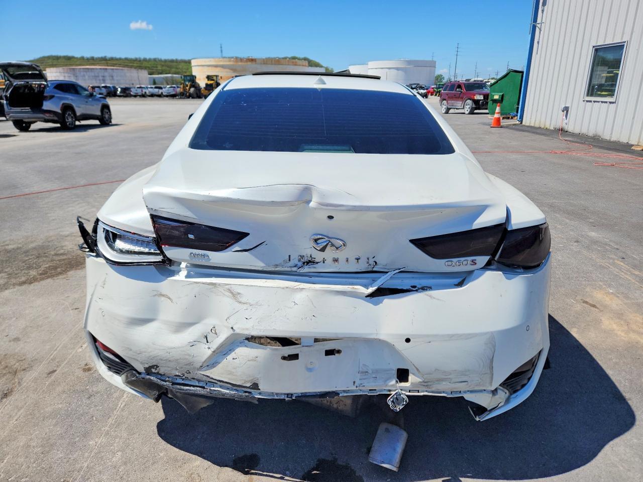 2017 Infiniti Q60 Red Sport 400 - Image 6