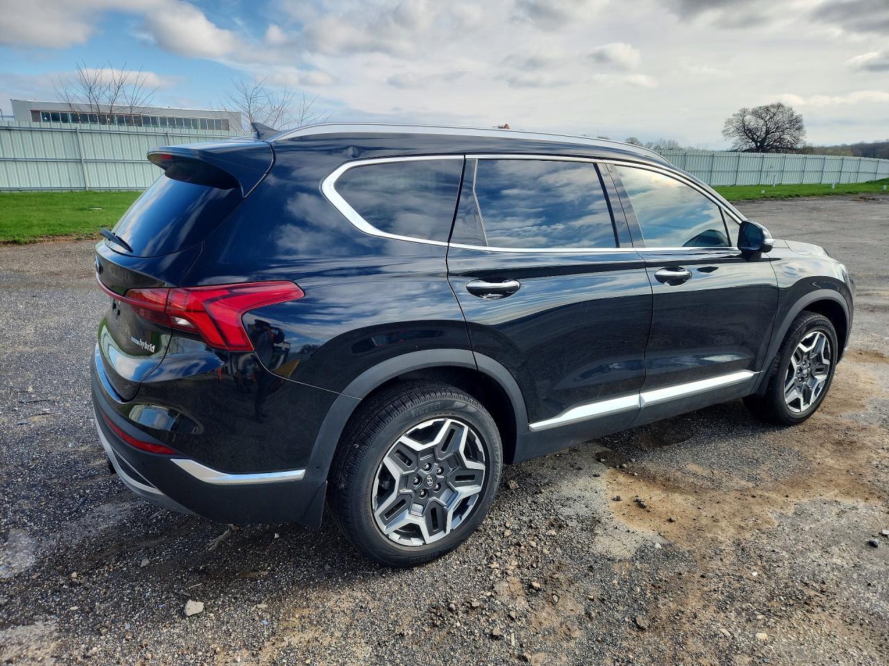 2022 Hyundai Santa Fe Limited - Image 3