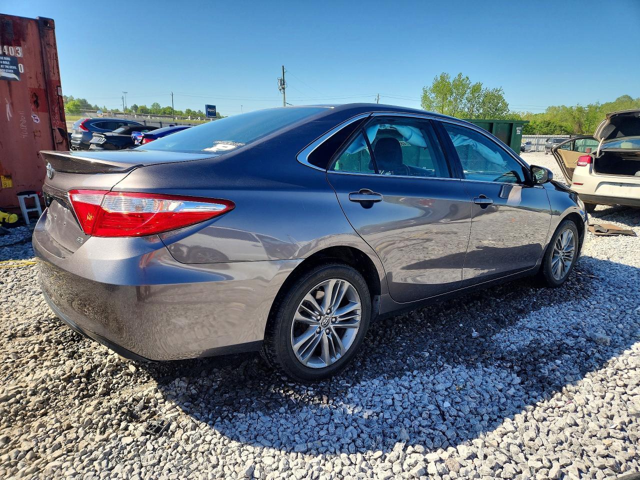 2016 Toyota Camry Se - Image 3