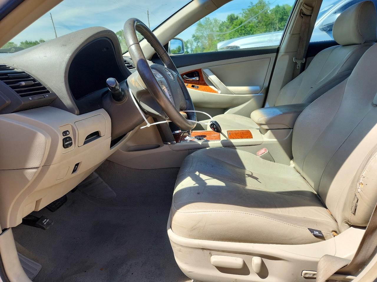 2010 Toyota Camry Xle - Image 7