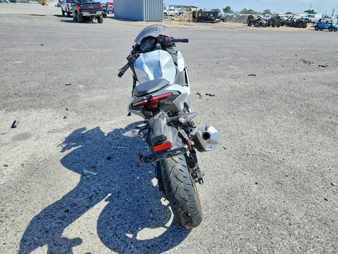 2025 Kawasaki Ex500 - Фото 4