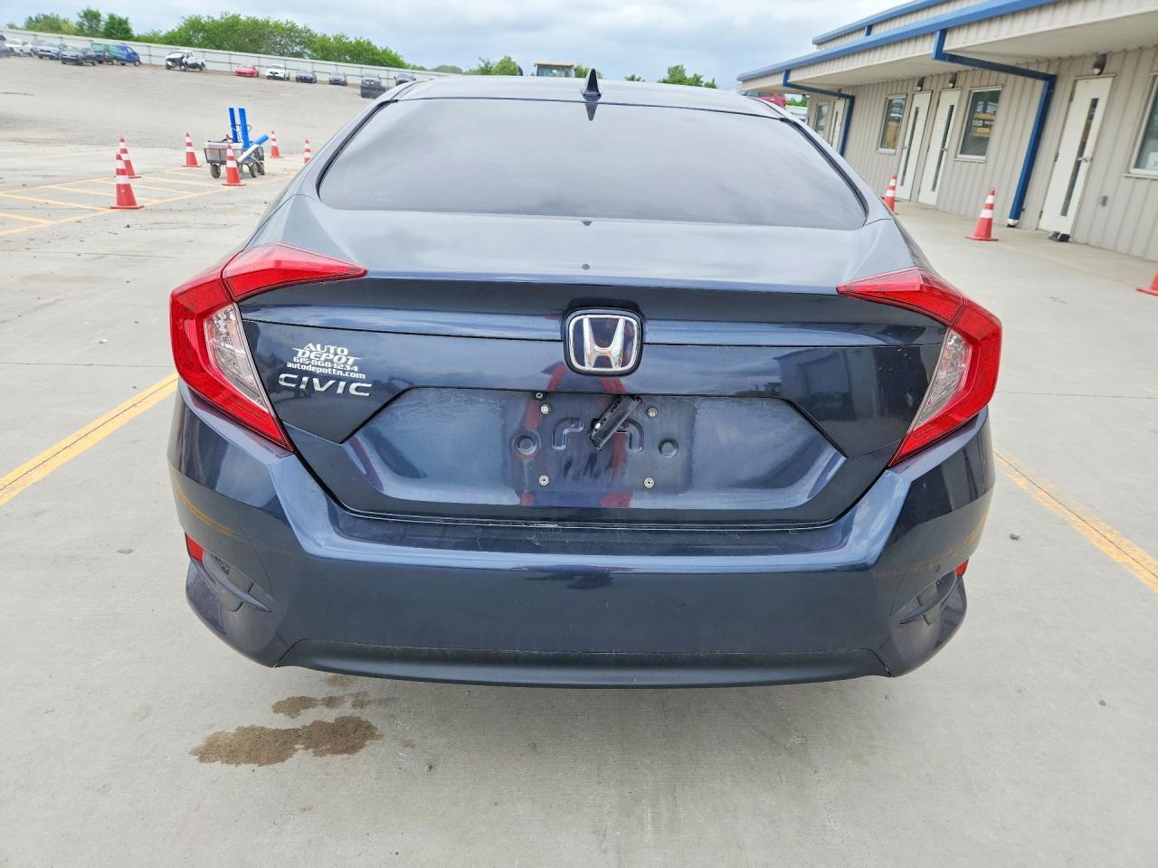 2018 Honda Civic Ex - Image 6