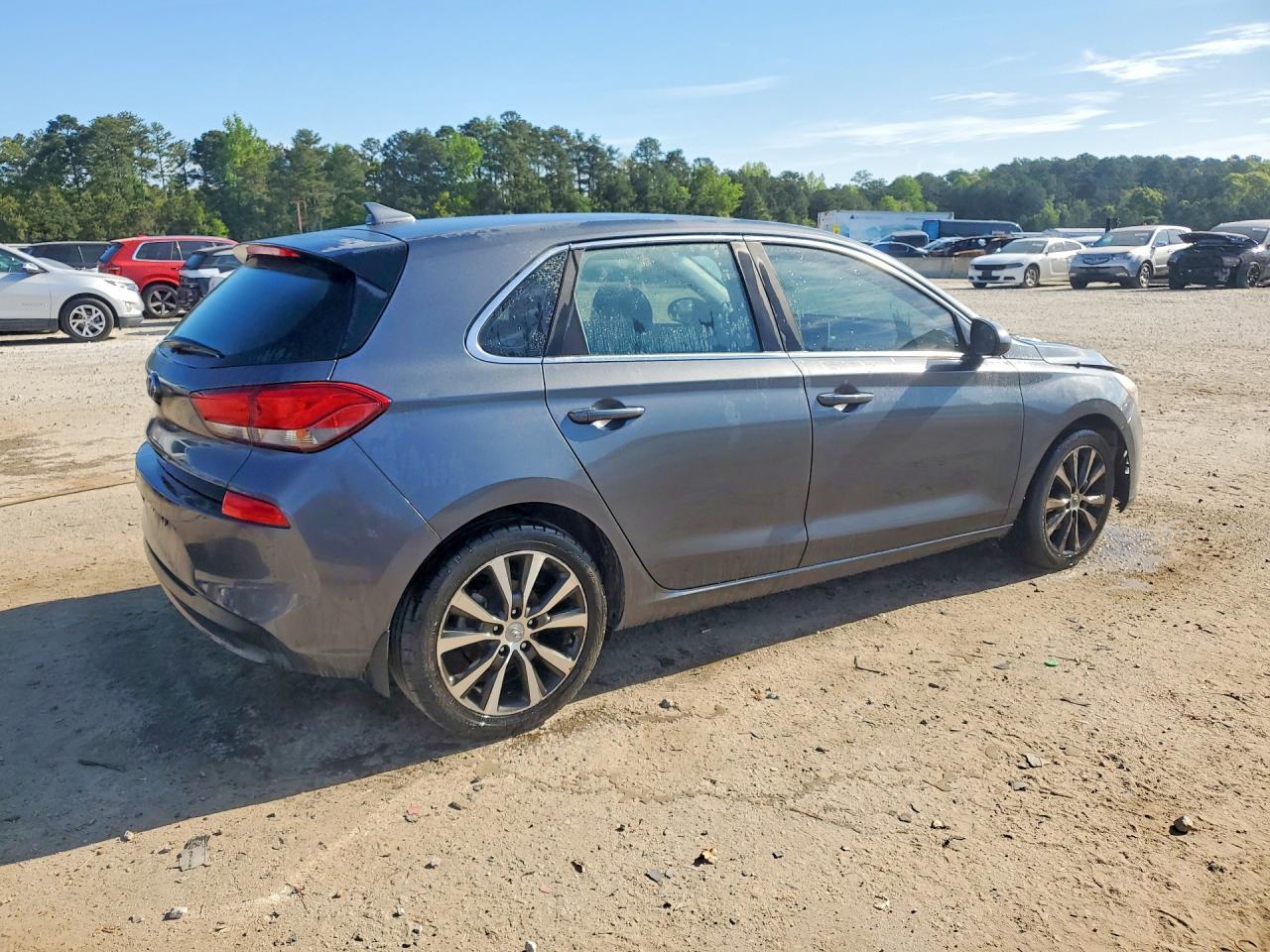 2019 Hyundai Elantra Gt Base - Фото 3
