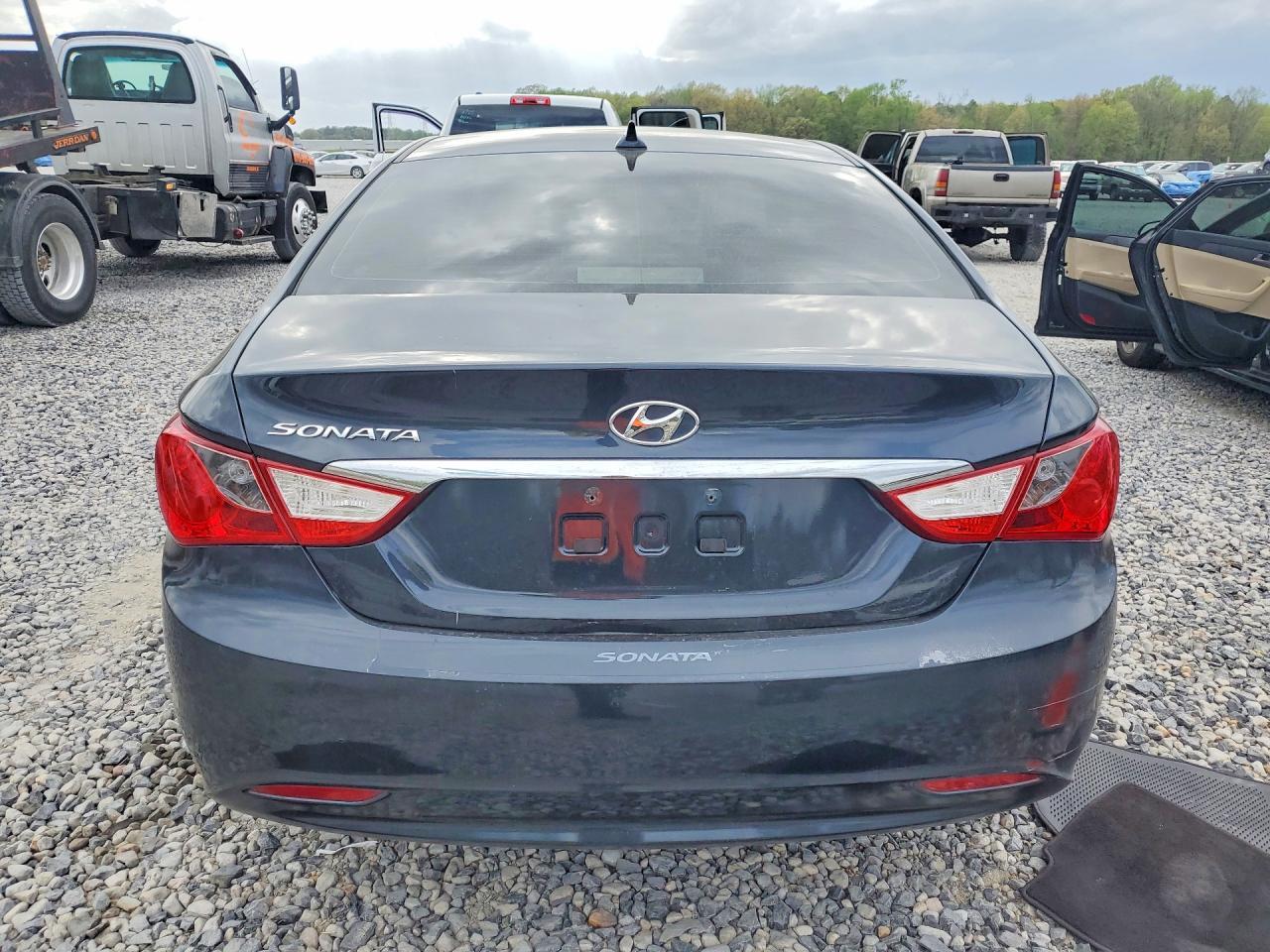 2012 Hyundai Sonata Gls - Image 6