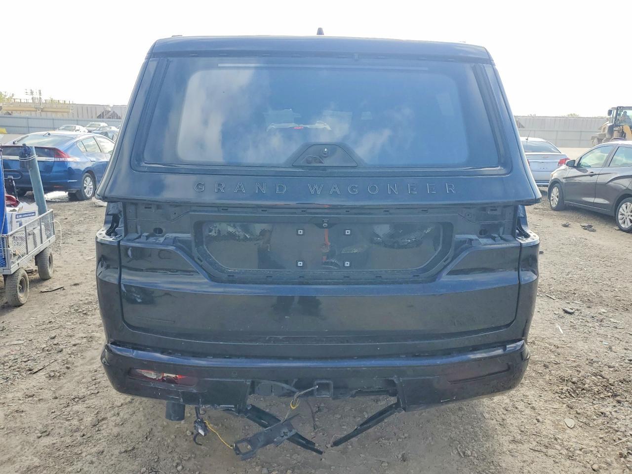 2023 Jeep Grand Wagoneer Series Iii - Image 6