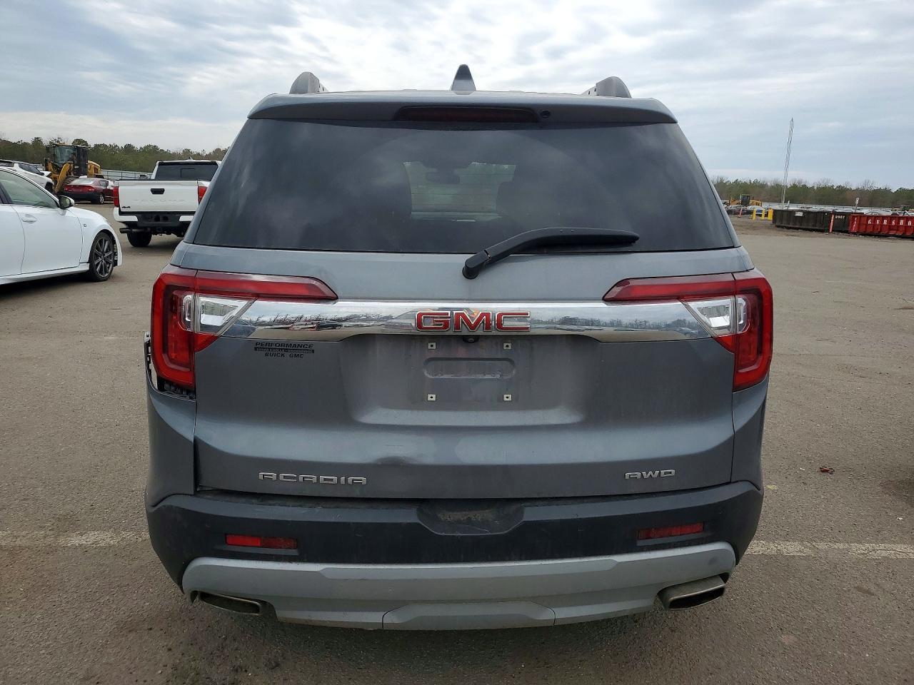 2021 GMC Acadia - Image 6
