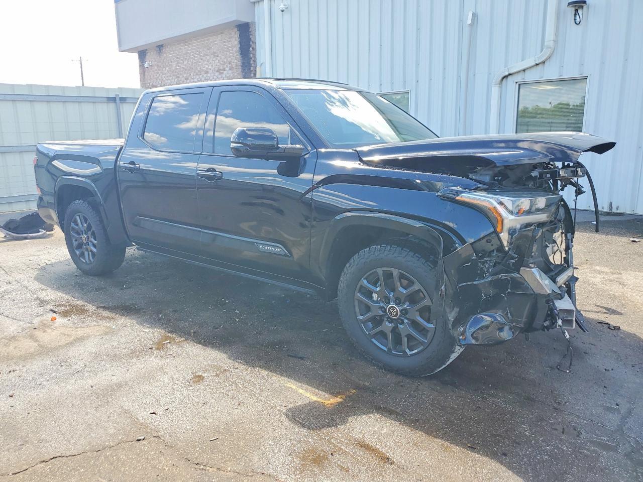 2024 Toyota Tundra Platinum - Image 4