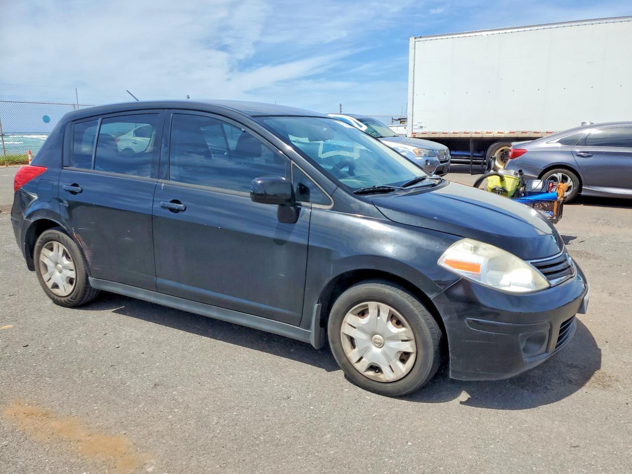 2012 Nissan Versa 1.8 S - Image 4