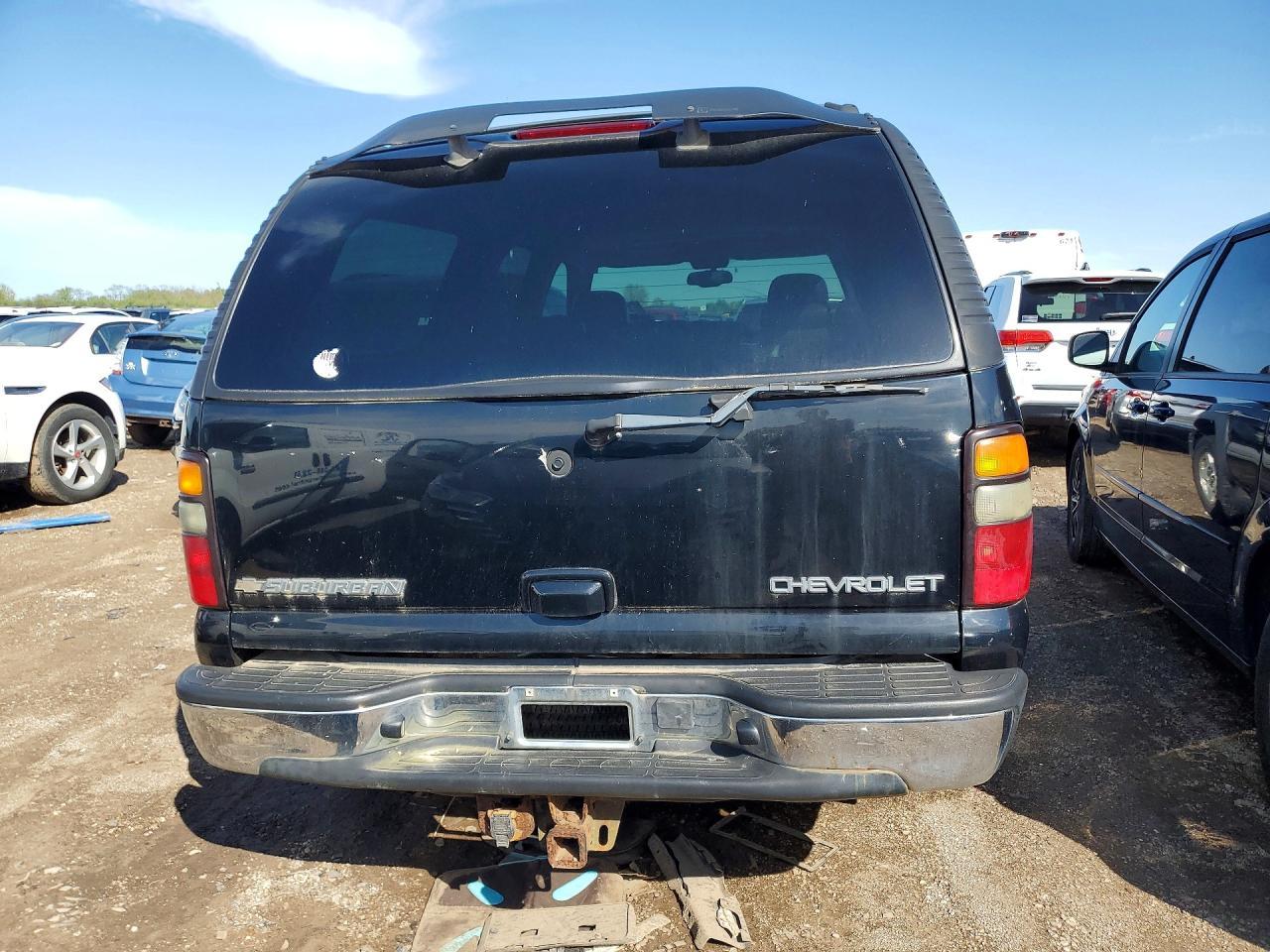 2004 Chevrolet Suburban - Фото 6