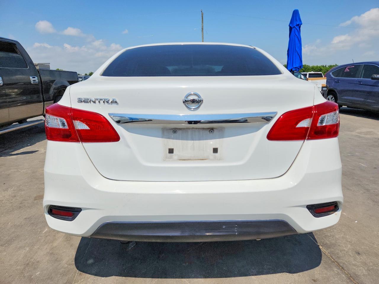 2017 Nissan Sentra S - Image 6