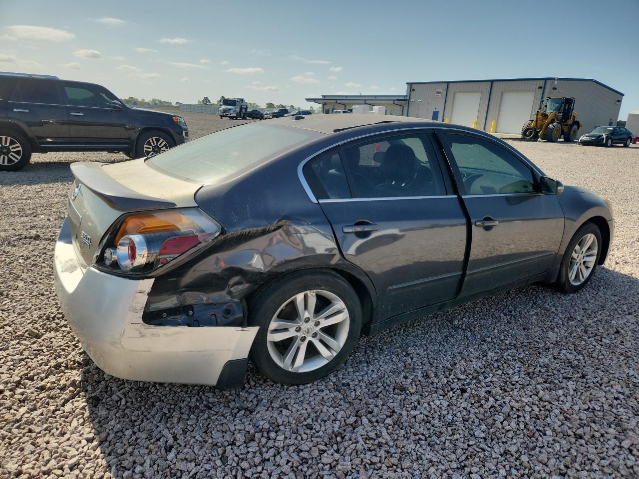 2010 Nissan Altima 3.5 Sr - Image 3