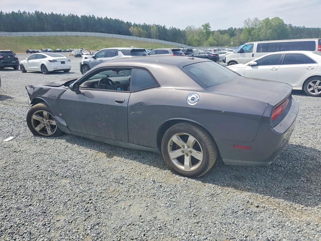 2014 Dodge Challenger Sxt - Image 2