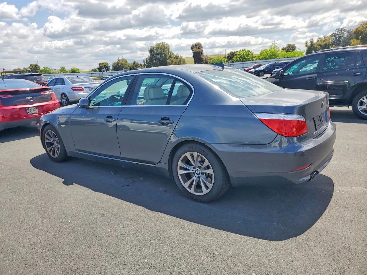 2010 BMW 535 I - Image 2