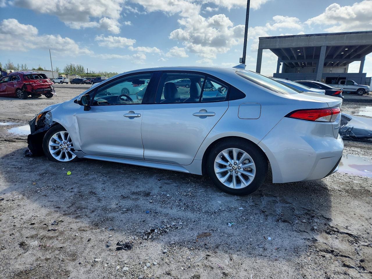 2020 Toyota Corolla Le - Image 2