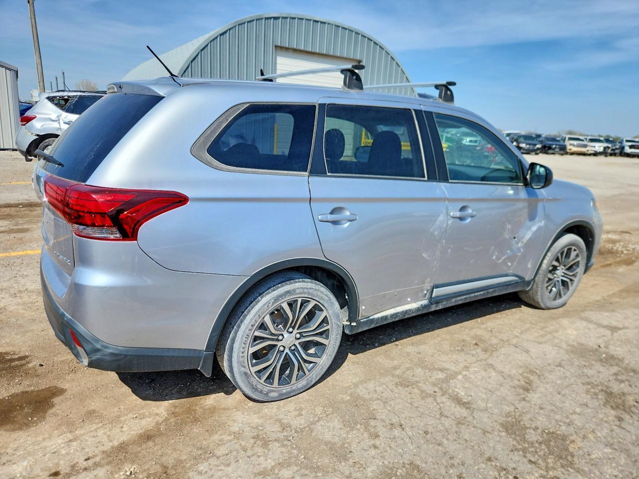 2016 Mitsubishi Outlander Es - Фото 3