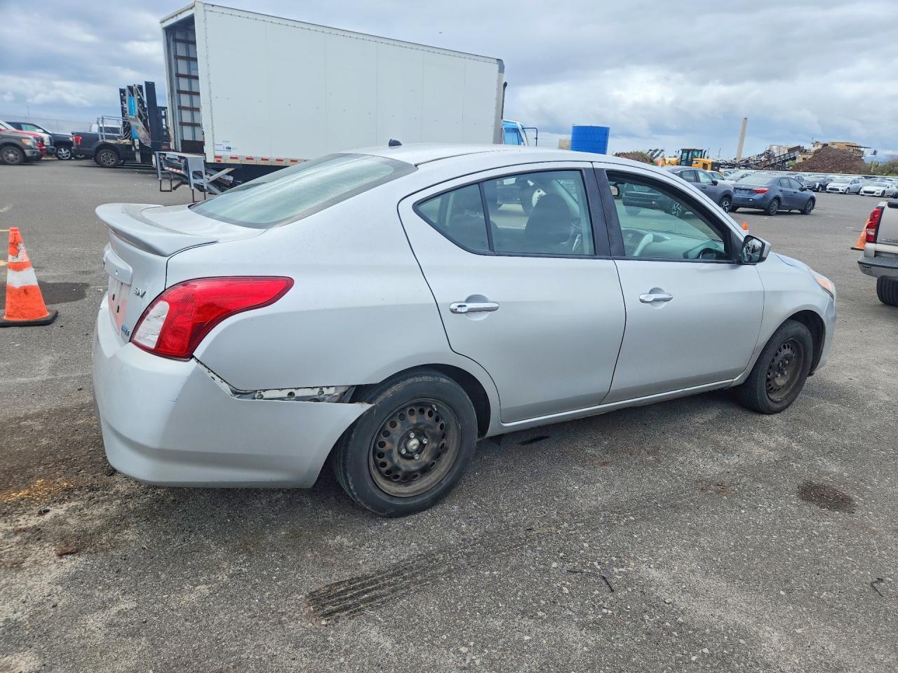 2016 Nissan Versa 1.6 Sv - Image 3