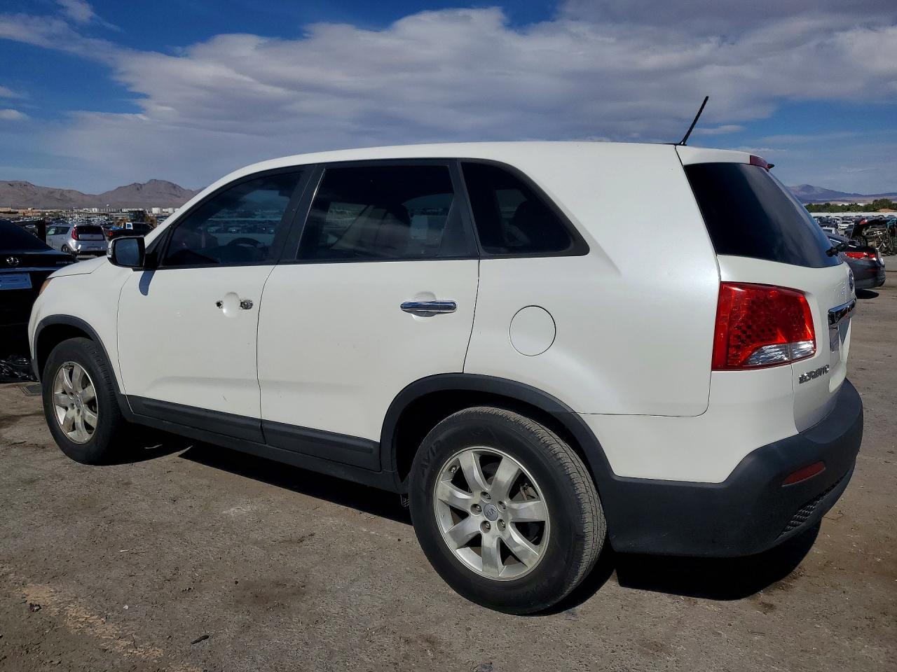 2012 Kia Sorento Lx - Фото 2