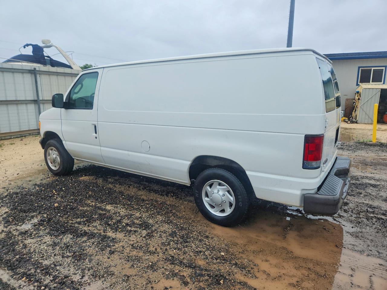 2007 Ford Econoline E150 Van - Фото 2