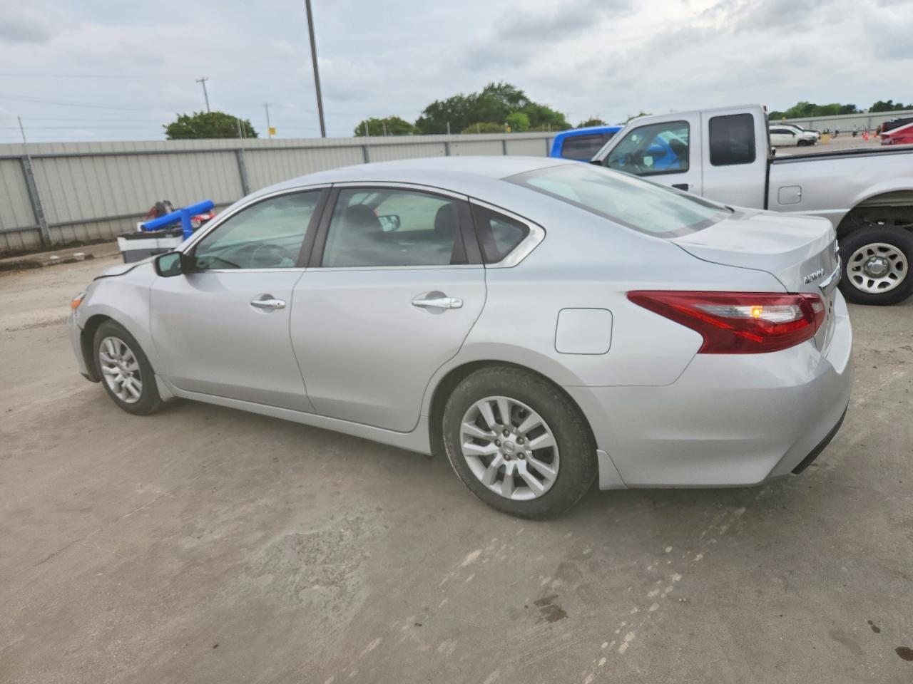 2018 Nissan Altima 2.5 S - Фото 2