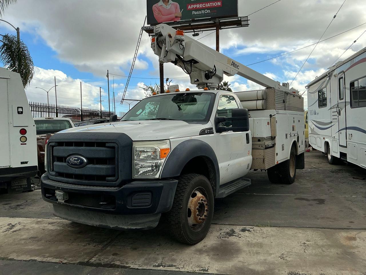 2012 Ford F-450 Super Duty Trucks - Image 2