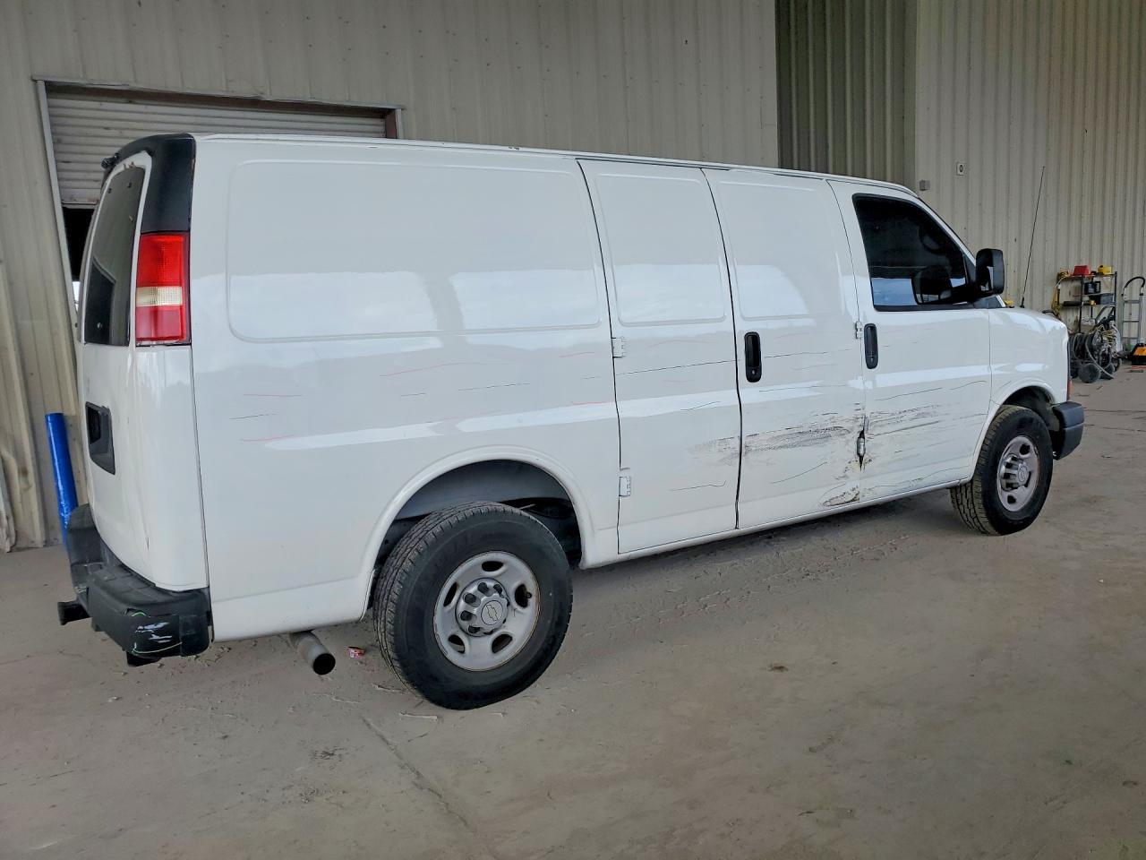 2010 Chevrolet Express G2500 - Image 3