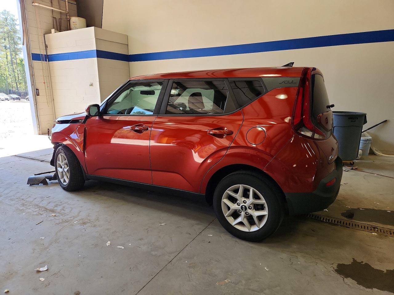 2020 Kia Soul S - Image 2