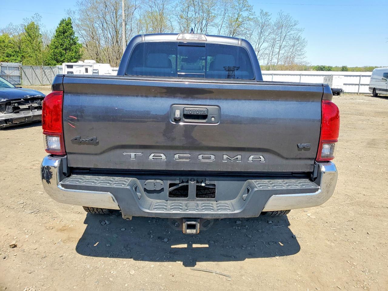2018 Toyota Tacoma Sr5 V6 - Image 6