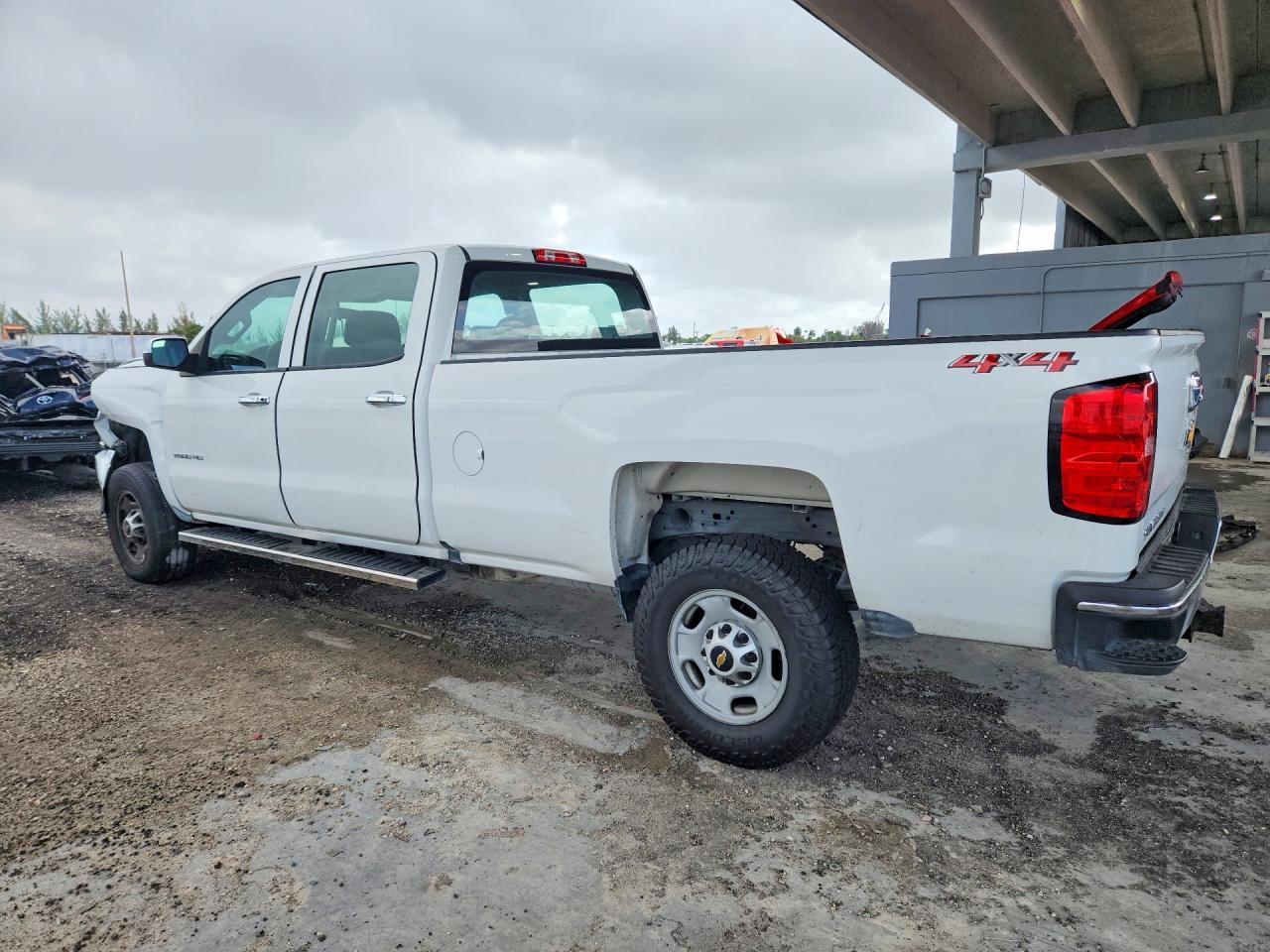 2018 Chevrolet Silverado K2500 Heavy Duty - Фото 2