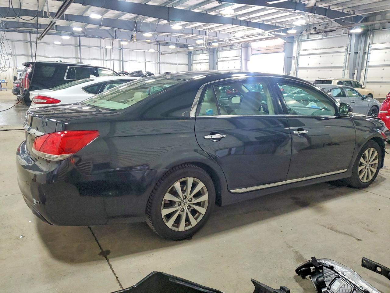 2011 Toyota Avalon Limited - Фото 3