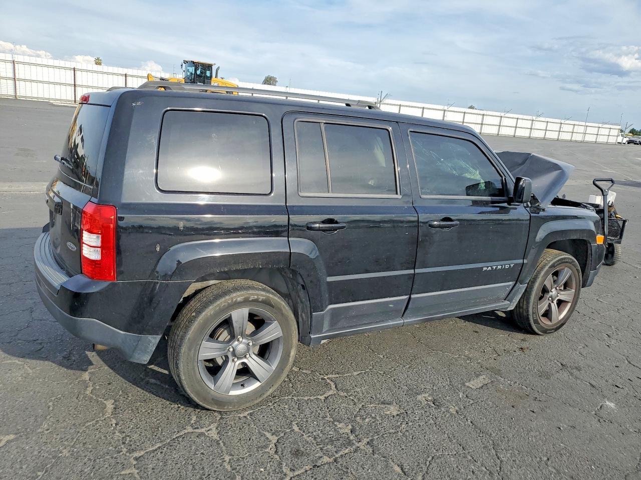 2015 Jeep Patriot Latitude - Фото 3