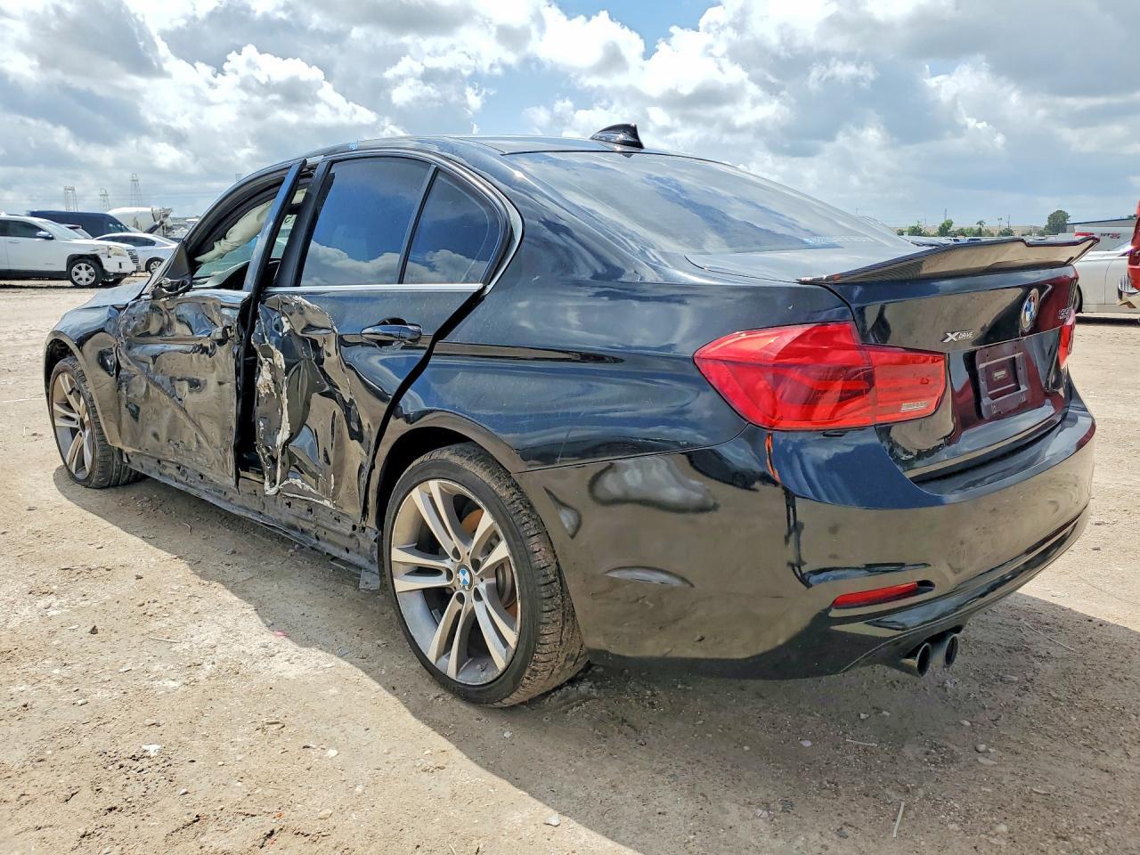2018 BMW 330 Xi - Фото 2